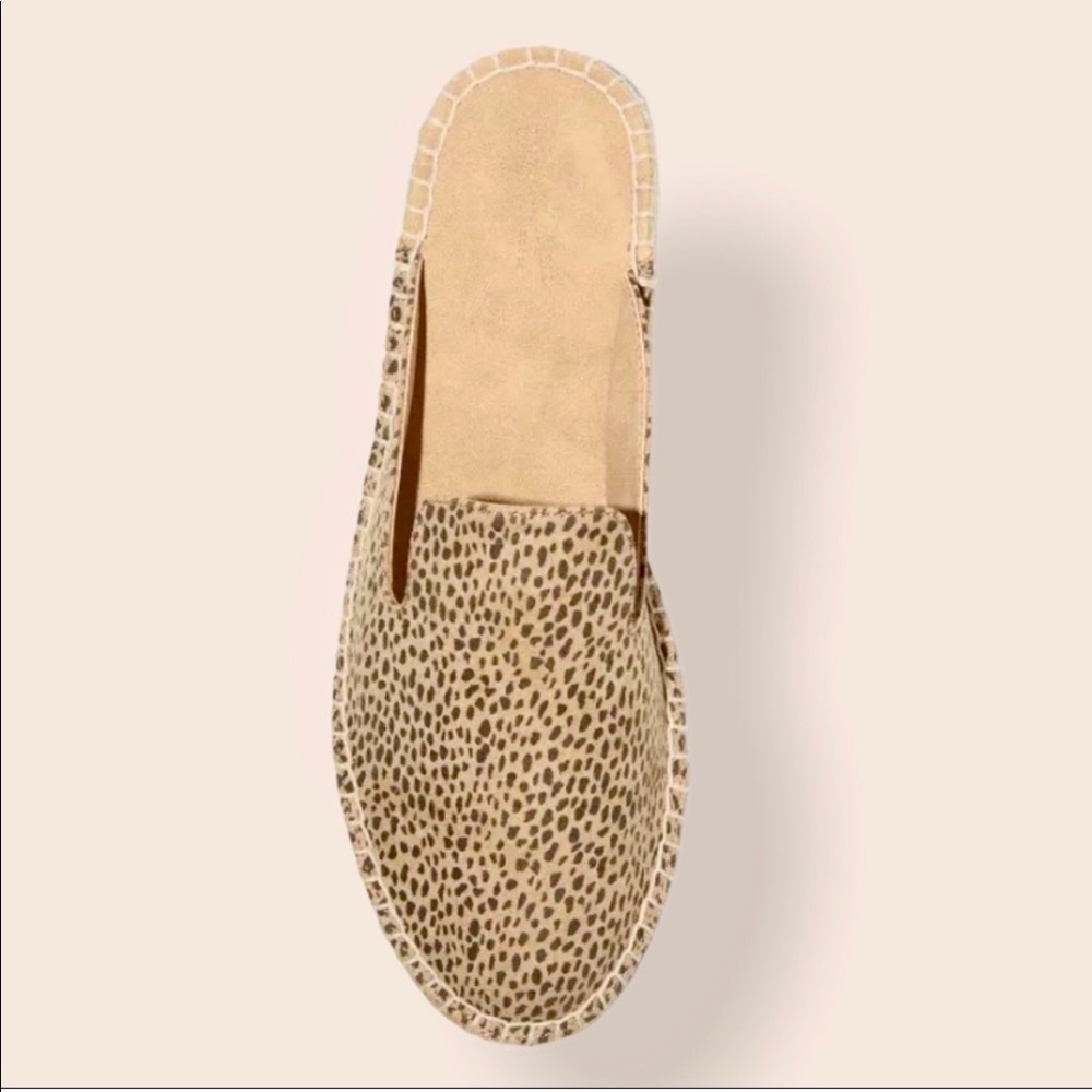 UNIVERSAL THREAD Cheetah Print Slide On Shoes Size 9